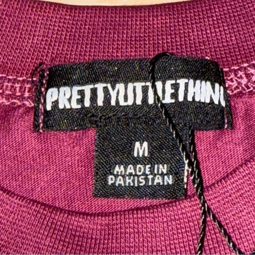 Pretty Little Thing Plum medium M Cotton Fitted Crop T Shirt Women’s - Picture 4 of 8